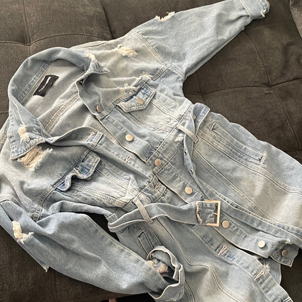 Jean Jacket dress, women’s size Medium. Has all buttons, comes with belt
